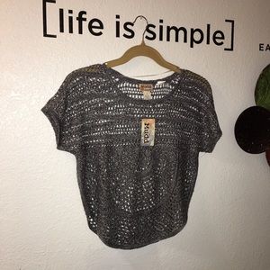 Mudd brand knit pullover top